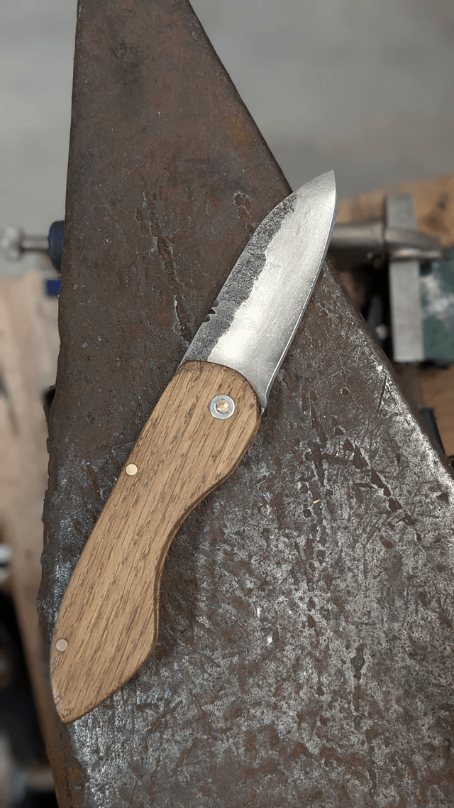 Réalisation d'un couteau pliant en Solo