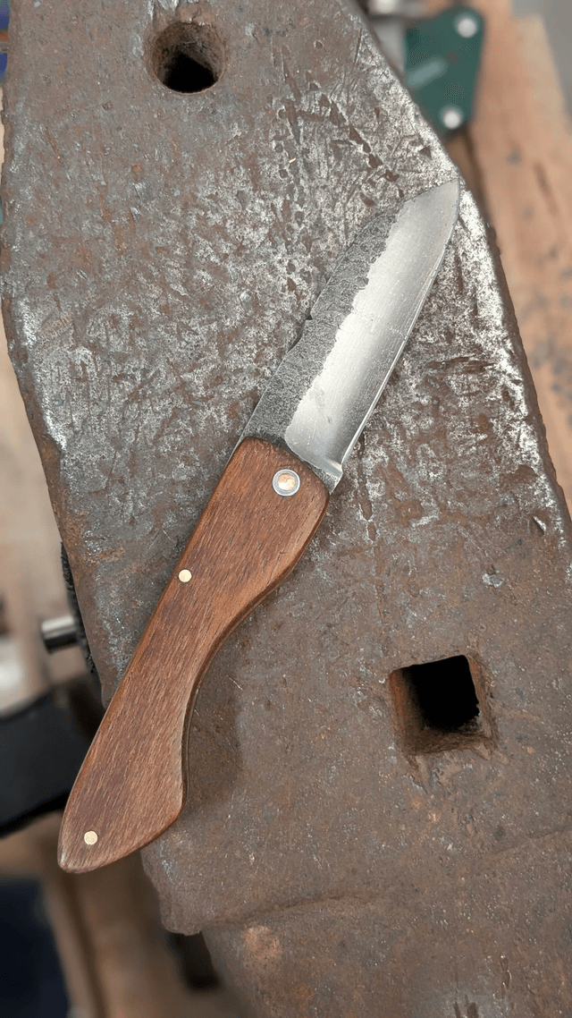Réalisation d'un couteau pliant en Solo